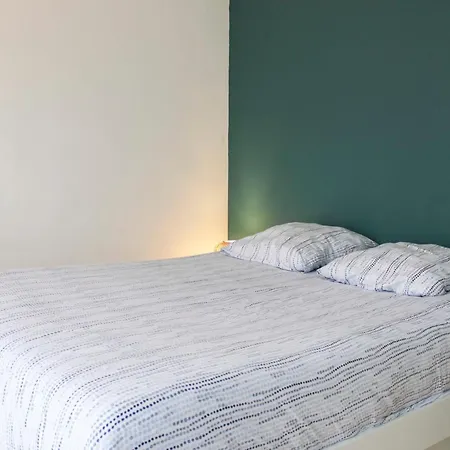 Spacious 69 M Nest With Balcony