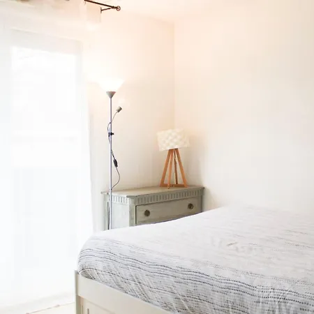 Spacious 69 M Nest With Balcony Apartment