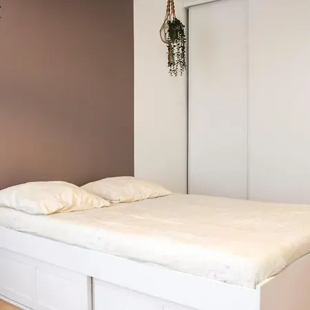 Spacious 69 M Nest With Balcony * Aubervilliers