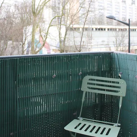 Spacious 69 M Nest With Balcony Apartment *