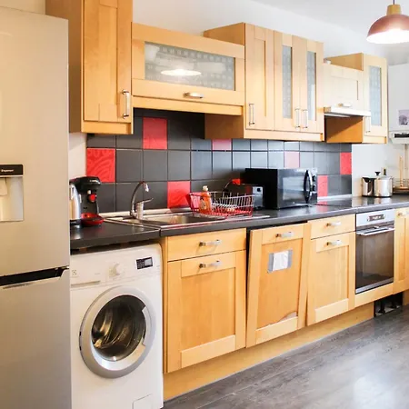 Spacious 69 M Nest With Balcony Aubervilliers