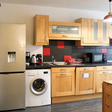 Apartamento Spacious Nest With Balcony *